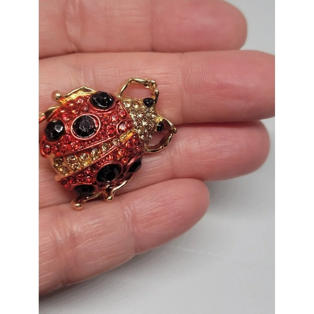 Betsey Johnson Red Crystal Ladybug Brooch Pin Gold Tone Pave Rhinestone New